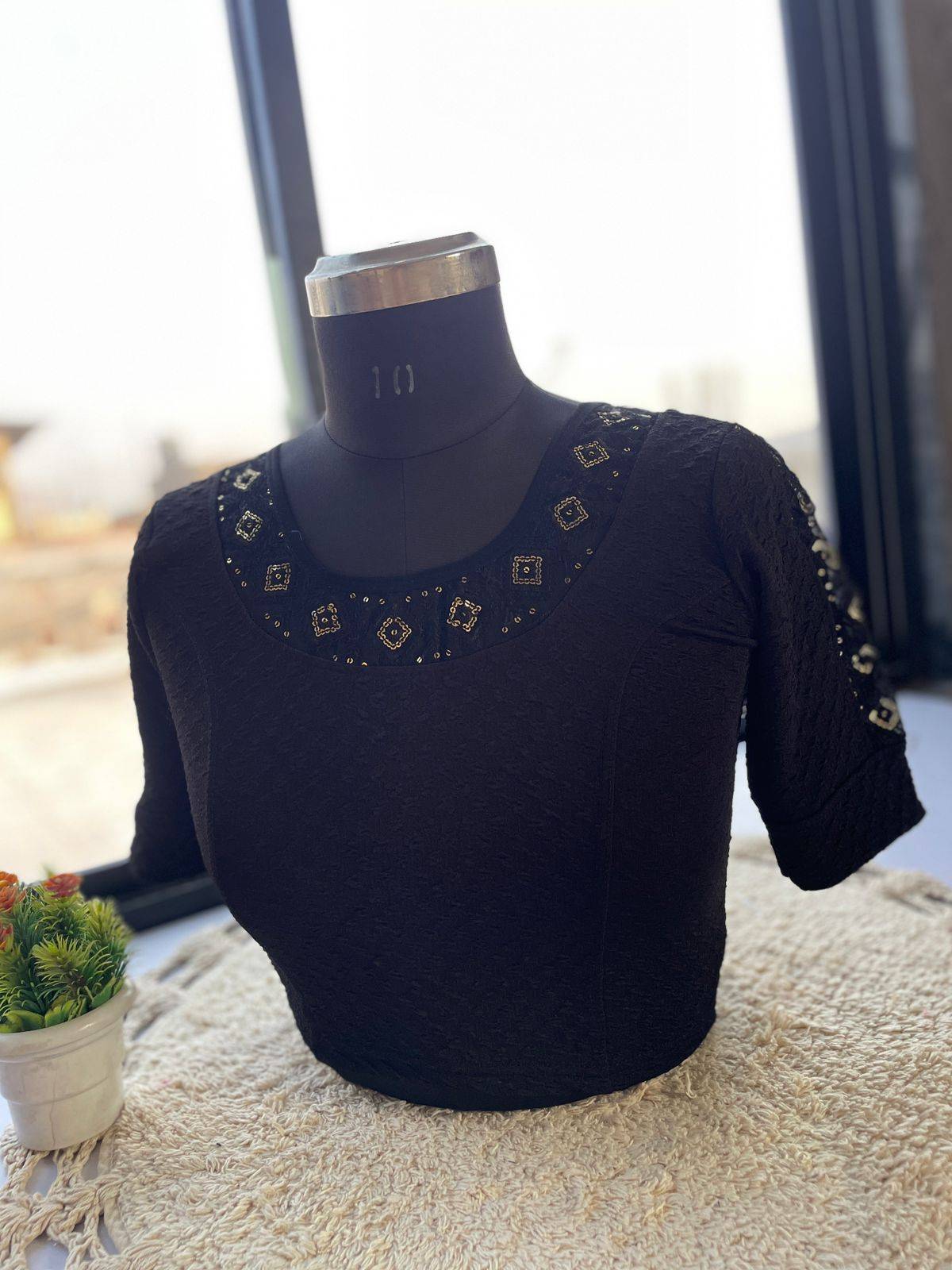 READY TO WEAR STRACHABLE BLOUSE